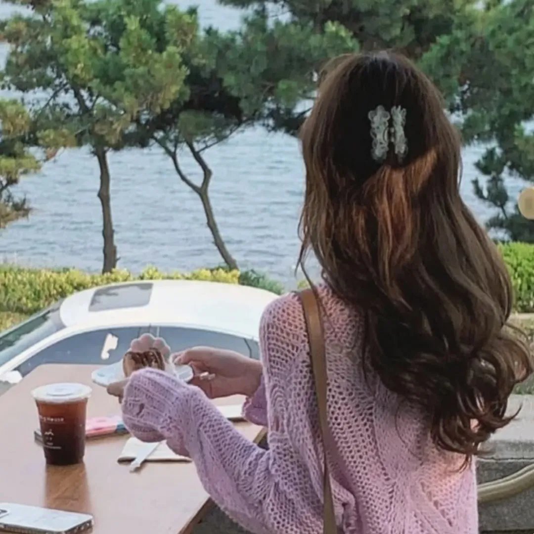 穿越当天，世子爷要以身相许